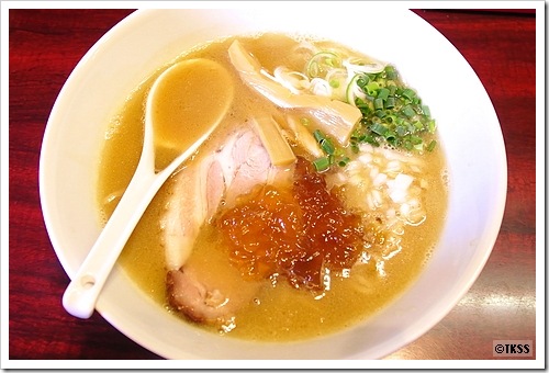 濃厚魚介豚骨麺（醤油） 麺 eiji