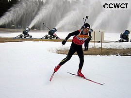 人工雪で走る蝦沢選手