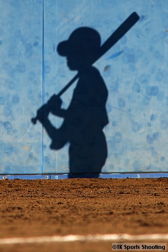 野球少年の影